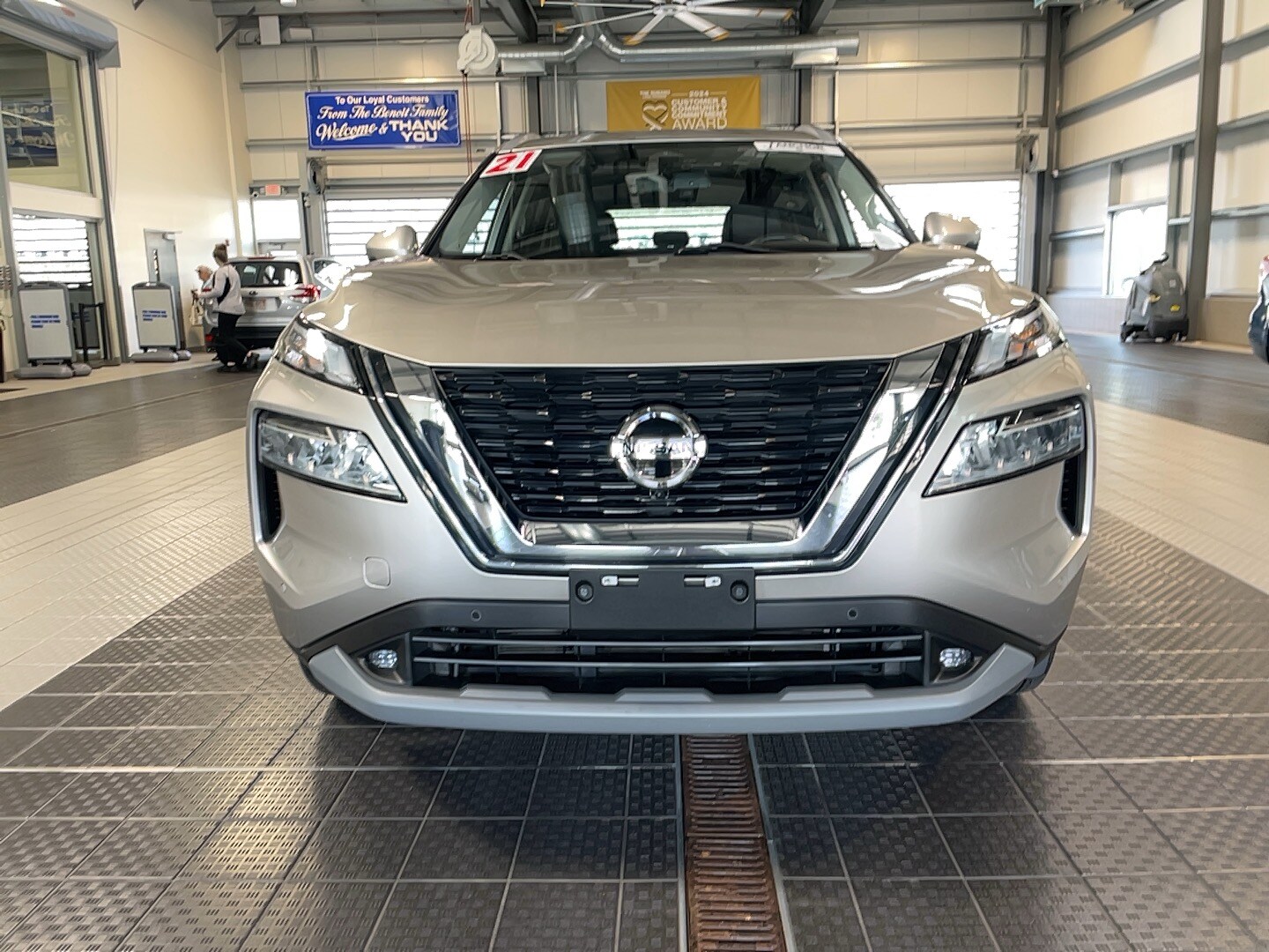 2021 Nissan Rogue SL AWD photo 2