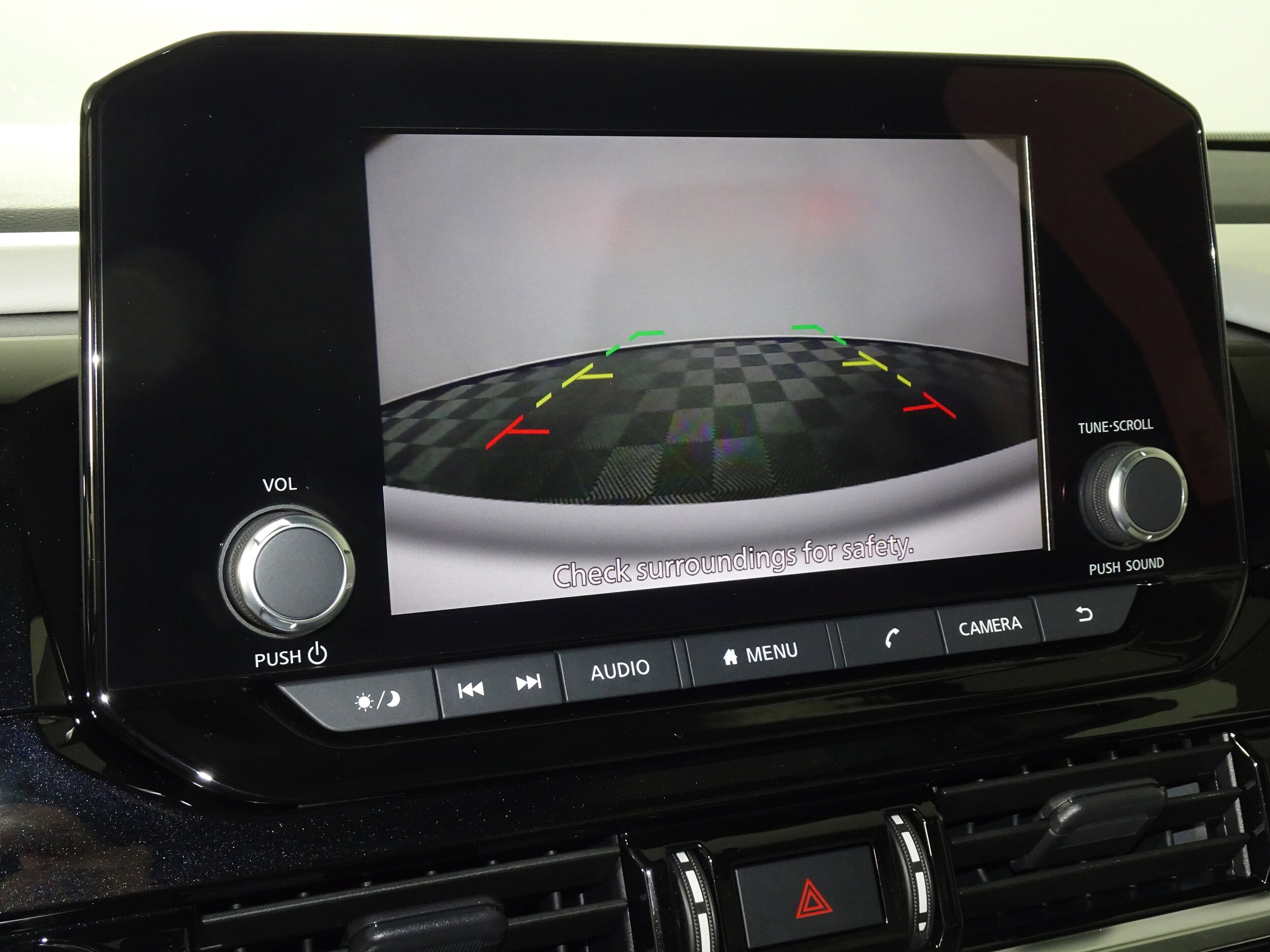 2025 Nissan Pathfinder SV photo 4