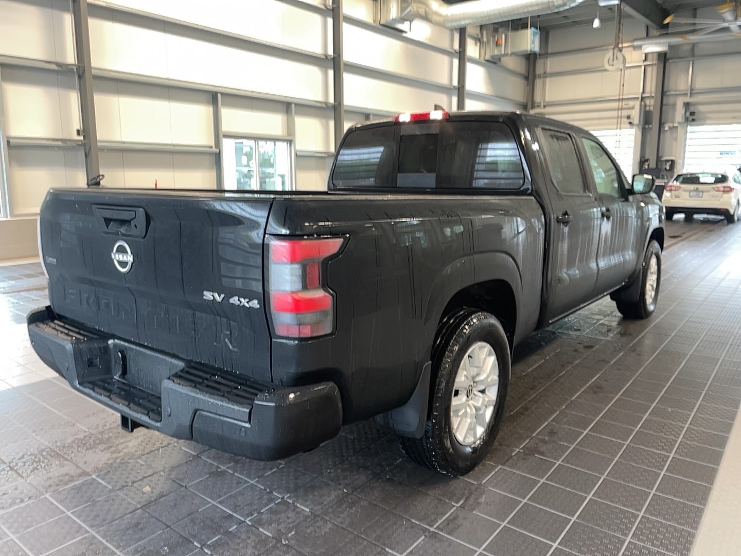 2024 Nissan Frontier SV - Photo 18