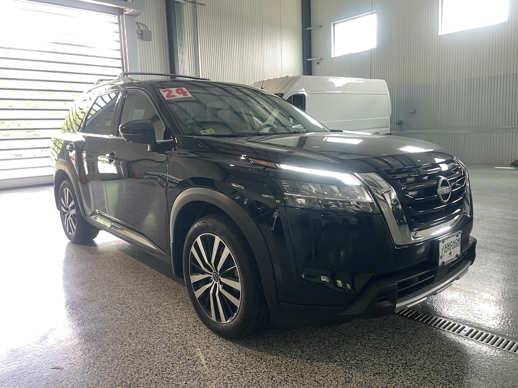 Used 2024 Nissan Pathfinder PLATINUM SUV