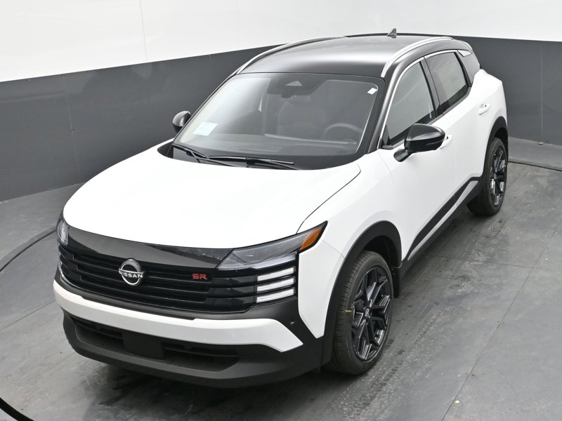 2025 Nissan Kicks SR photo 3