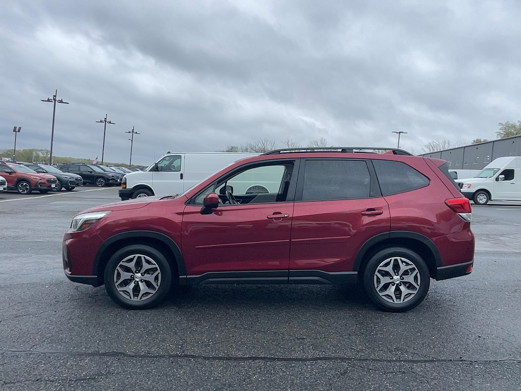 Used 2019 Subaru Forester PREMIUM SUV