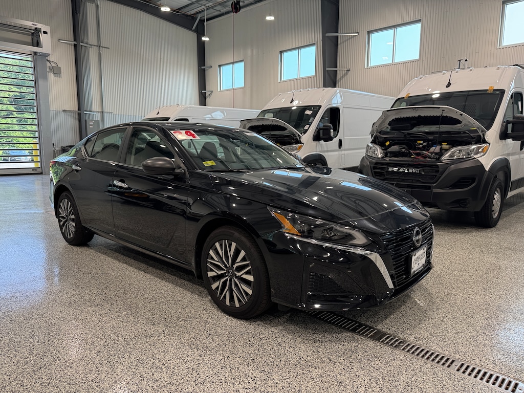 Used 2024 Nissan Altima 2.5 SV AWD Sedan