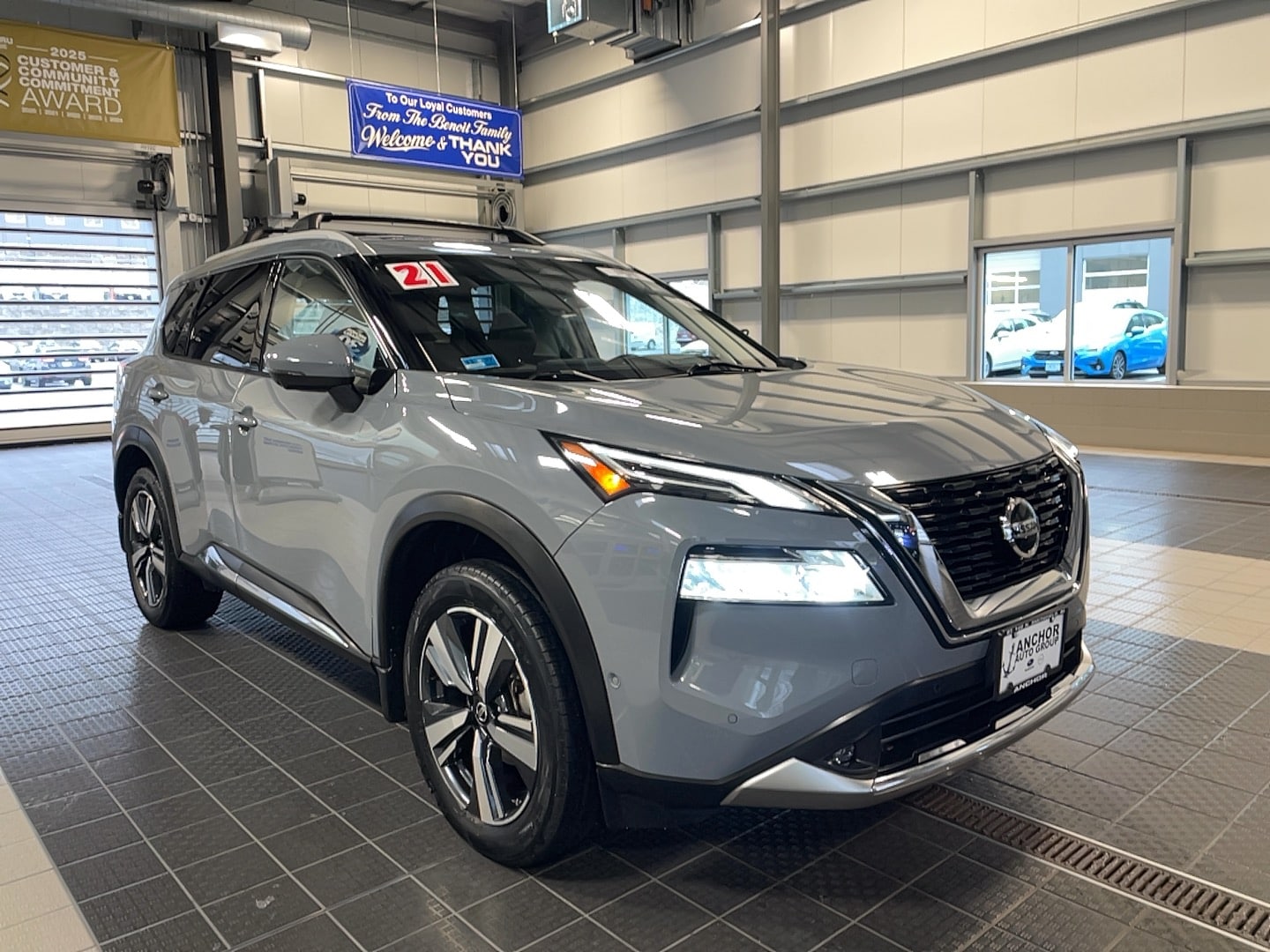 2021 Nissan Rogue Platinum's photo