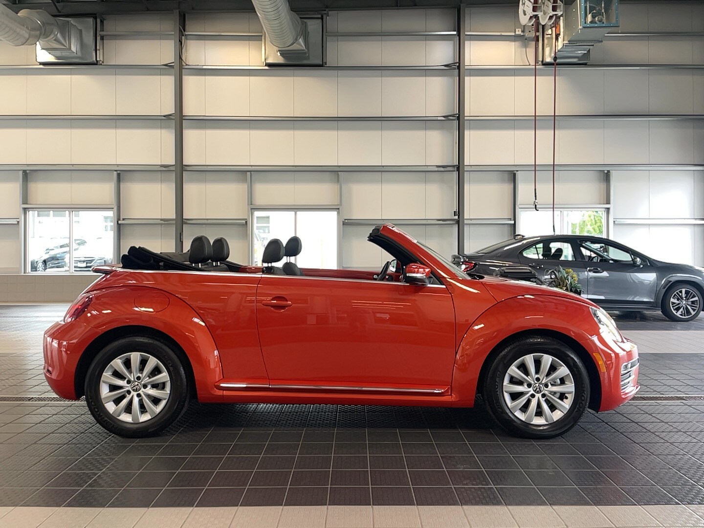 2019 Volkswagen Beetle S Convertible photo 3