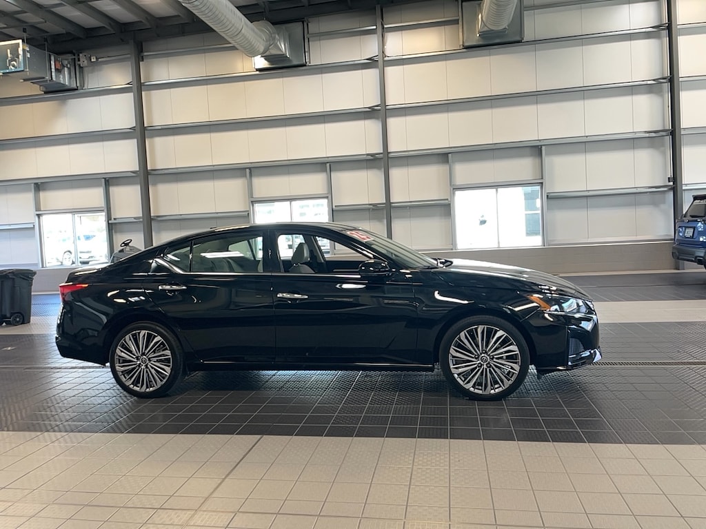 Used 2025 Nissan Altima 2.5 SL AWD Sedan