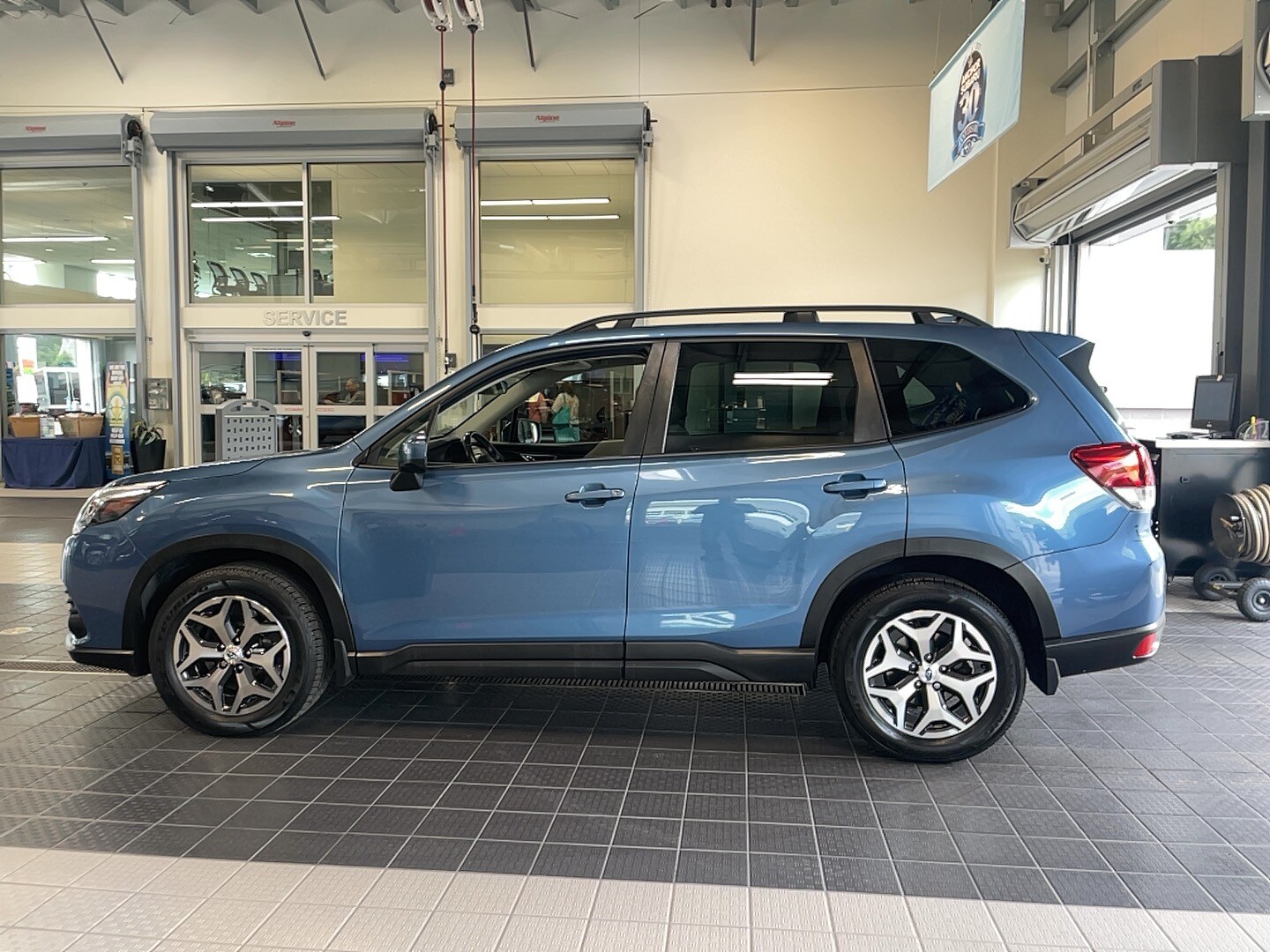 2022 Subaru Forester Premium photo 4