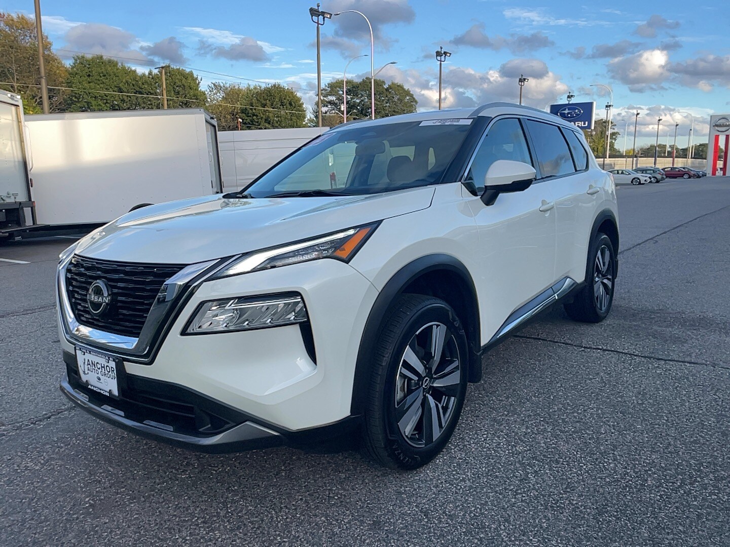 2023 Nissan Rogue SL photo 2
