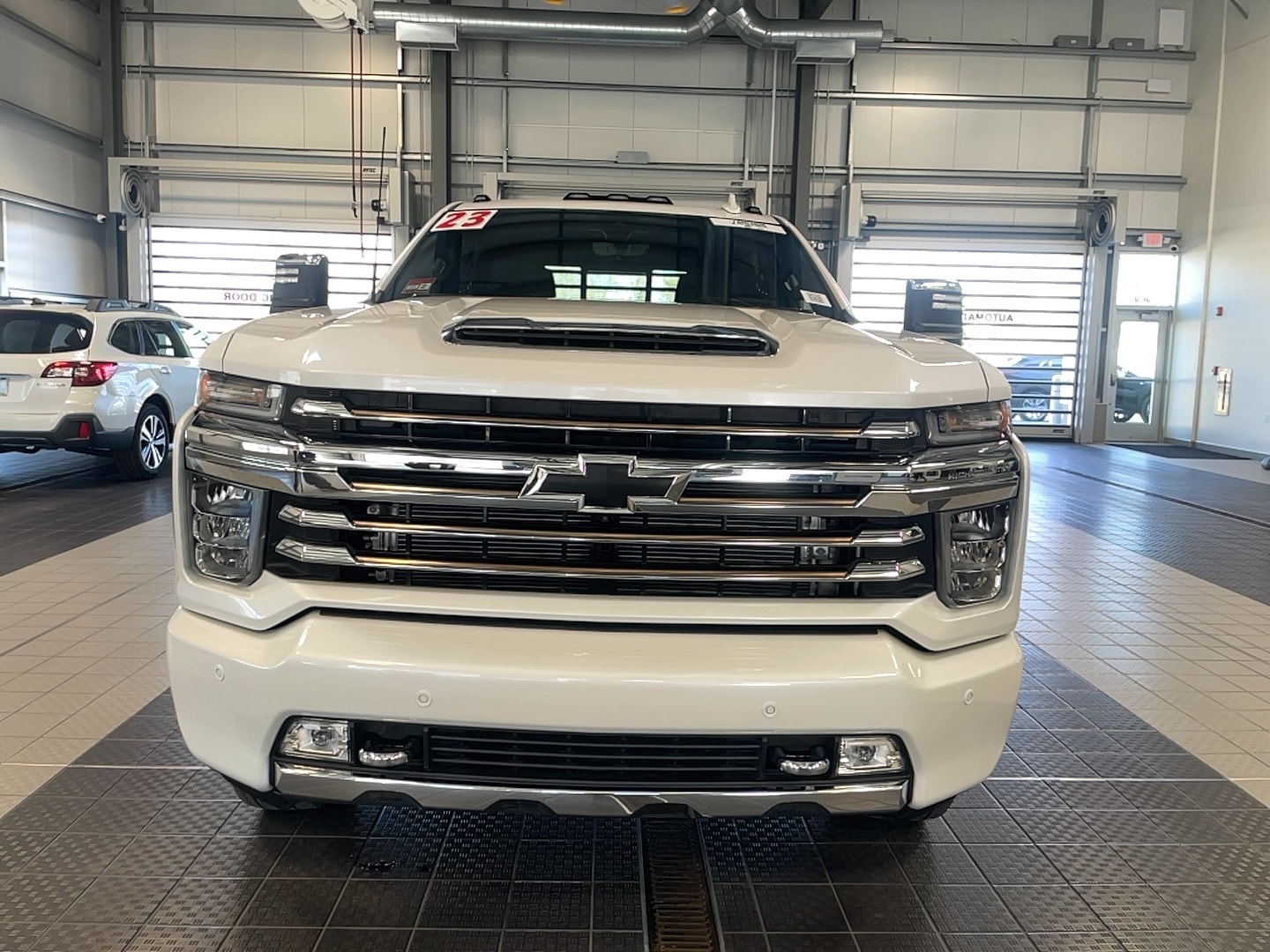 Used 2023 Chevrolet Silverado 3500HD High Country with VIN 1GC4YVEY7PF102473 for sale in North Smithfield, RI