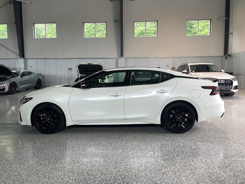 Used 2023 Nissan Maxima SR Sedan