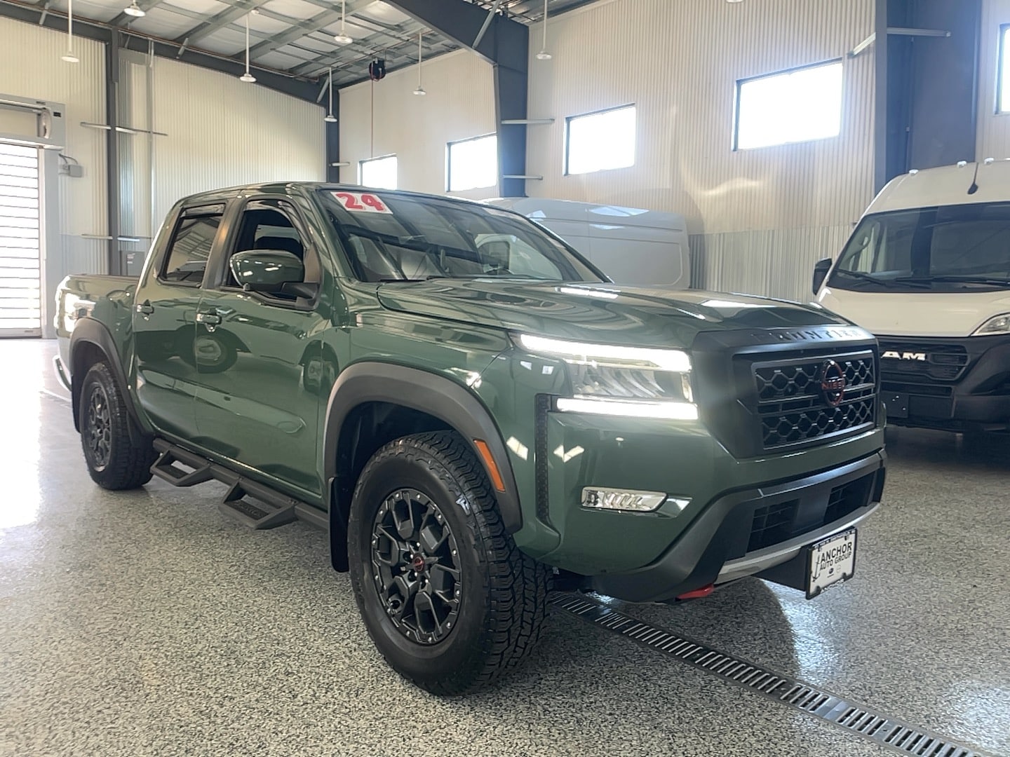 2024 Nissan Frontier PRO-4X Crew Cab 4X4's photo