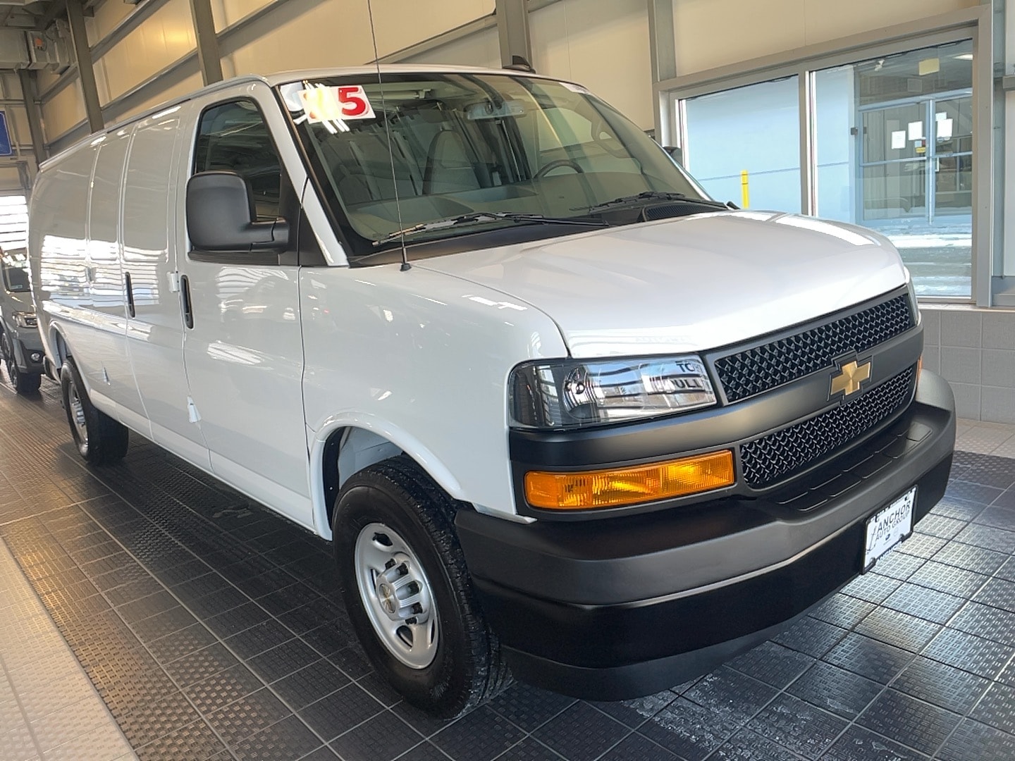 2025 Chevrolet Express 3500 Extended Work Van's photo
