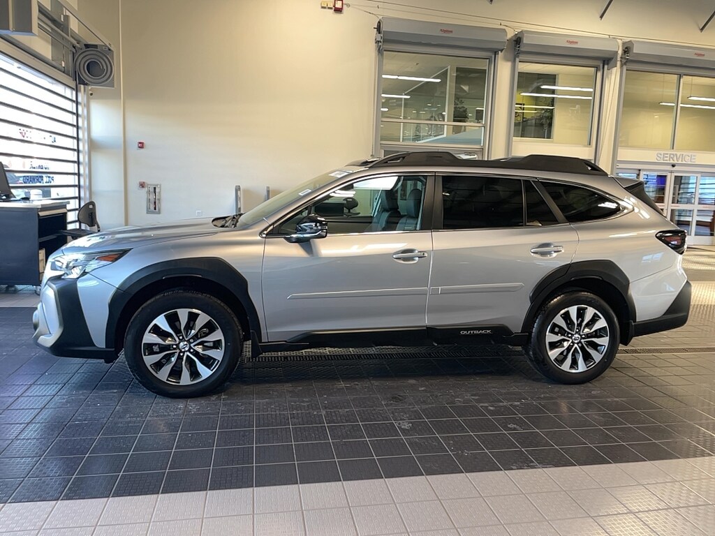 Used 2023 Subaru Outback LIMITED SUV