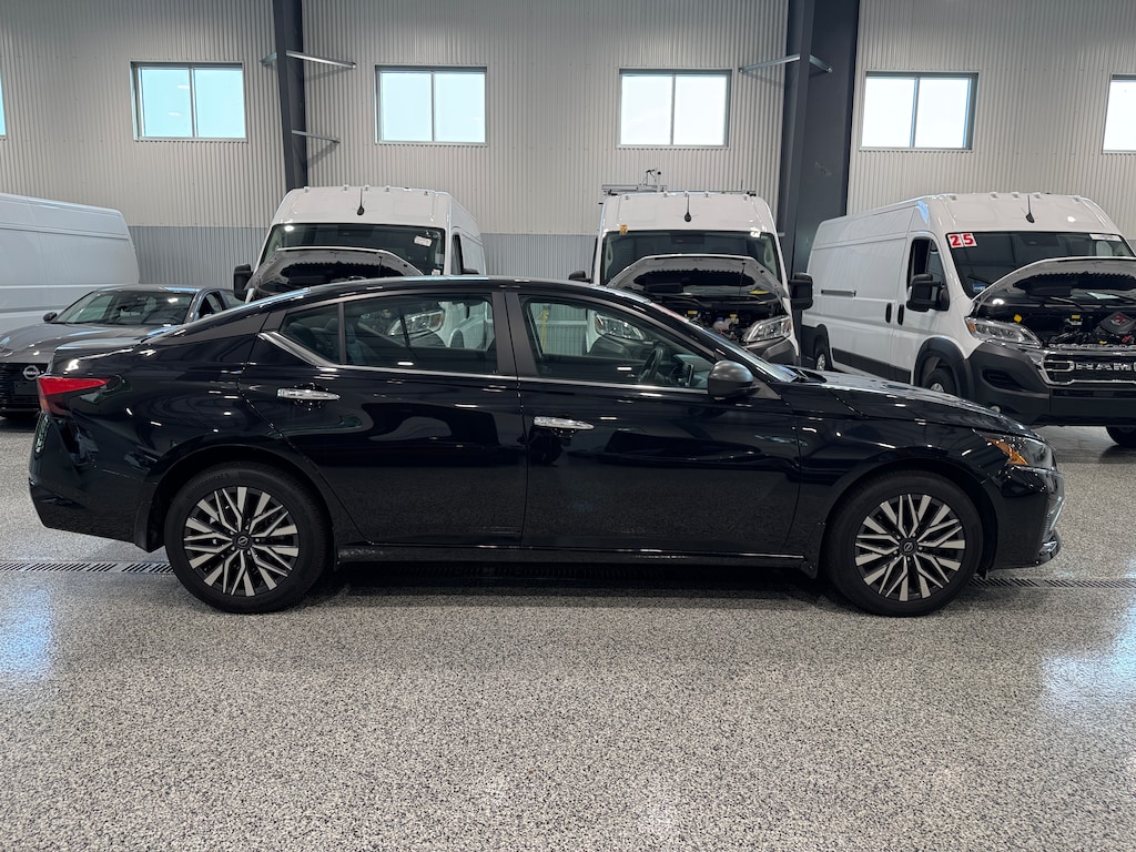 Used 2024 Nissan Altima 2.5 SV AWD Sedan