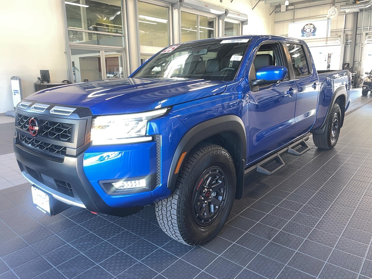 2025 Nissan Frontier PRO-4X photo 3