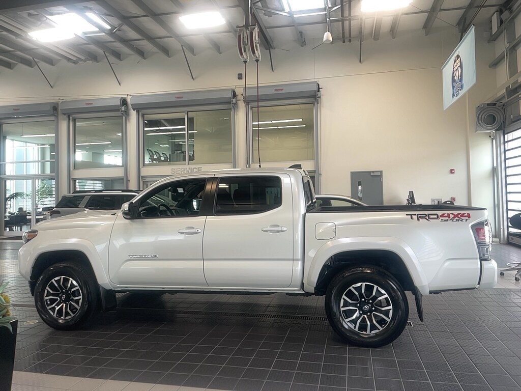 Used 2021 Toyota Tacoma TRD SPORT 4X4 CREW PICKUP