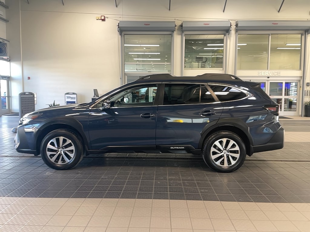 Used 2023 Subaru Outback PREMIUM SUV