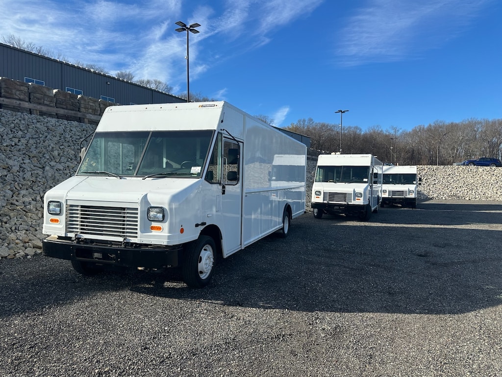 Used 2022 Ford F-59 22' BOX TRUCK STEP VAN