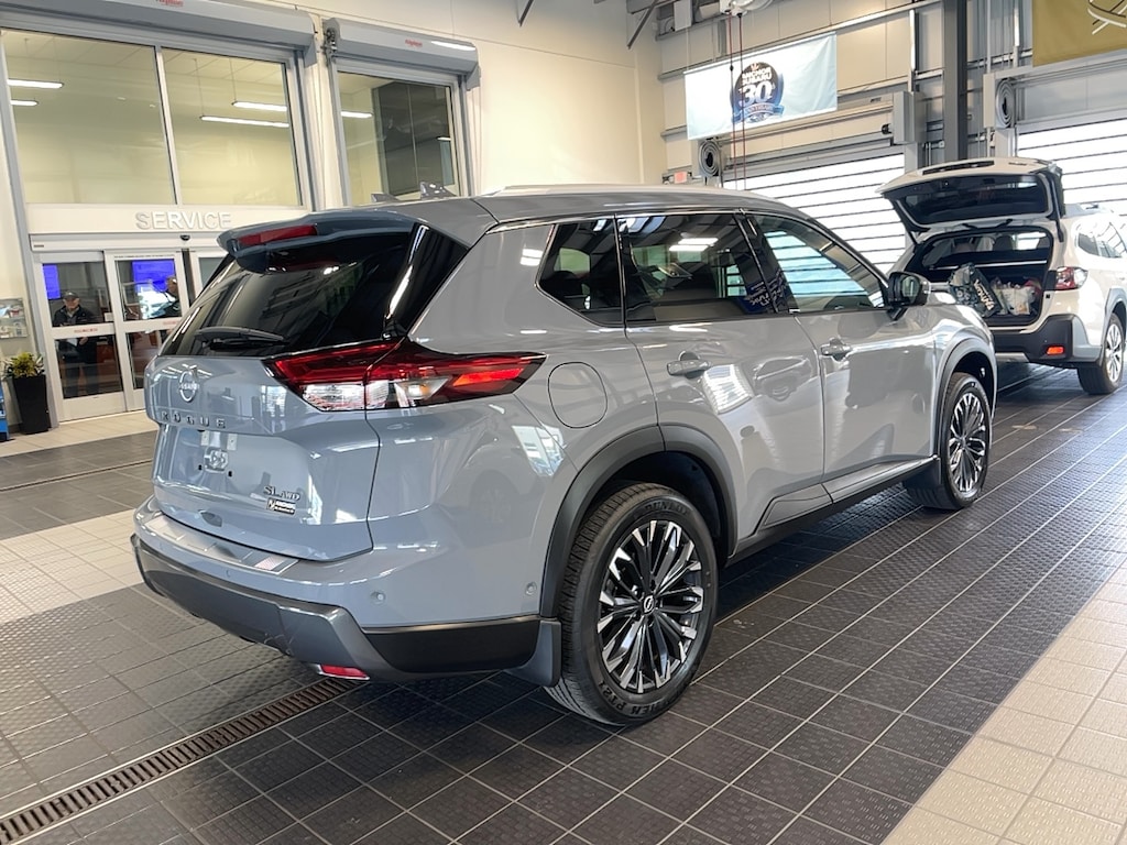 Used 2025 Nissan Rogue SL PREMIUM TECH AWD SUV