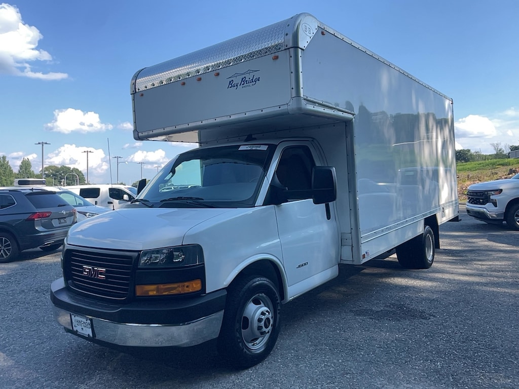 Used 2023 GMC Savana Cutaway 4500 G4500 BOX TRUCK