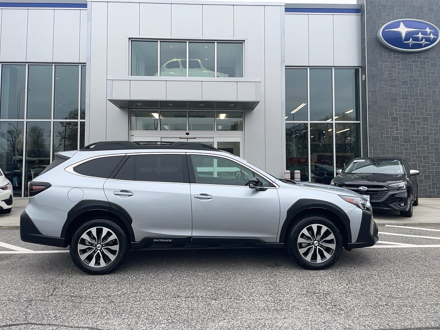 2024 Subaru Outback Limited photo 4