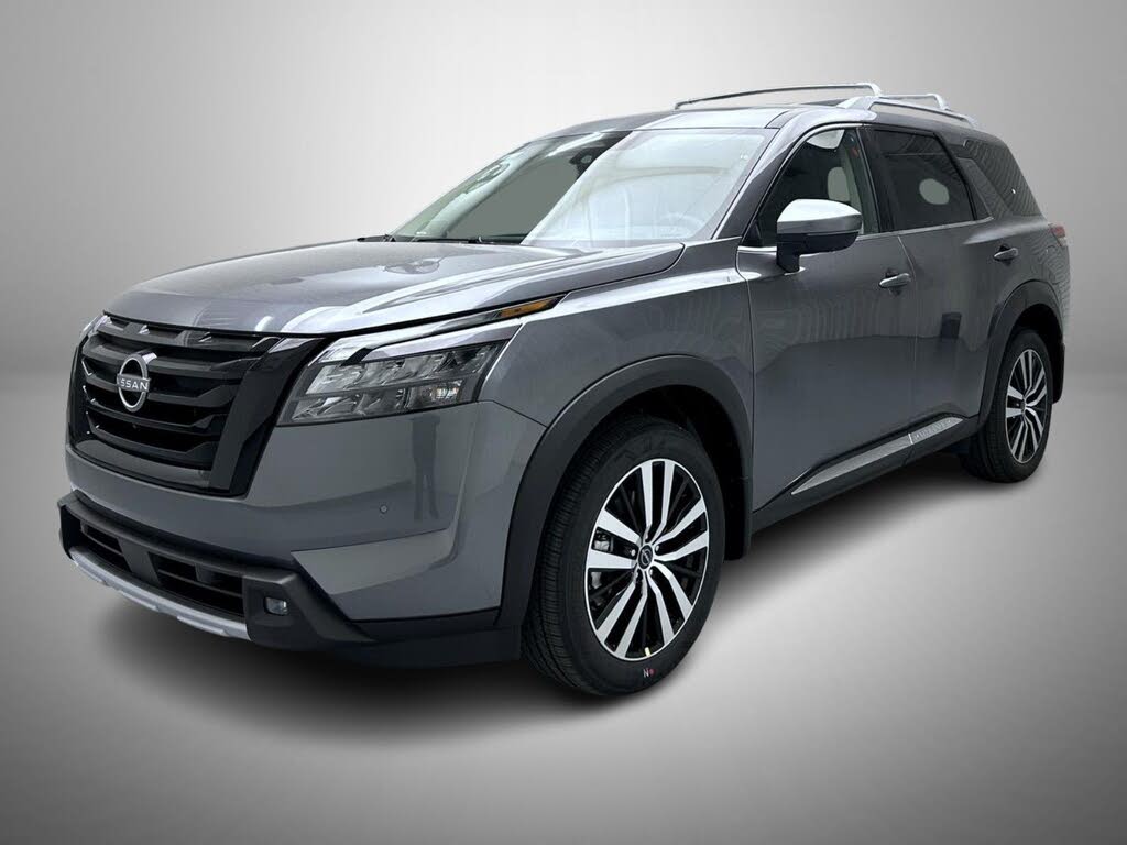 2025 Nissan Pathfinder Platinum's photo