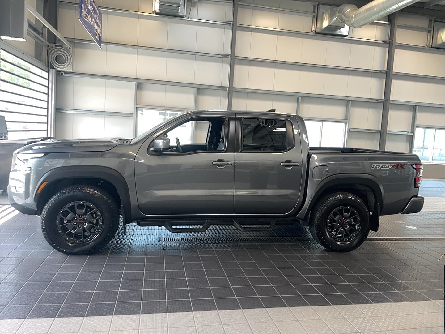 2023 Nissan Frontier PRO-4X photo 4