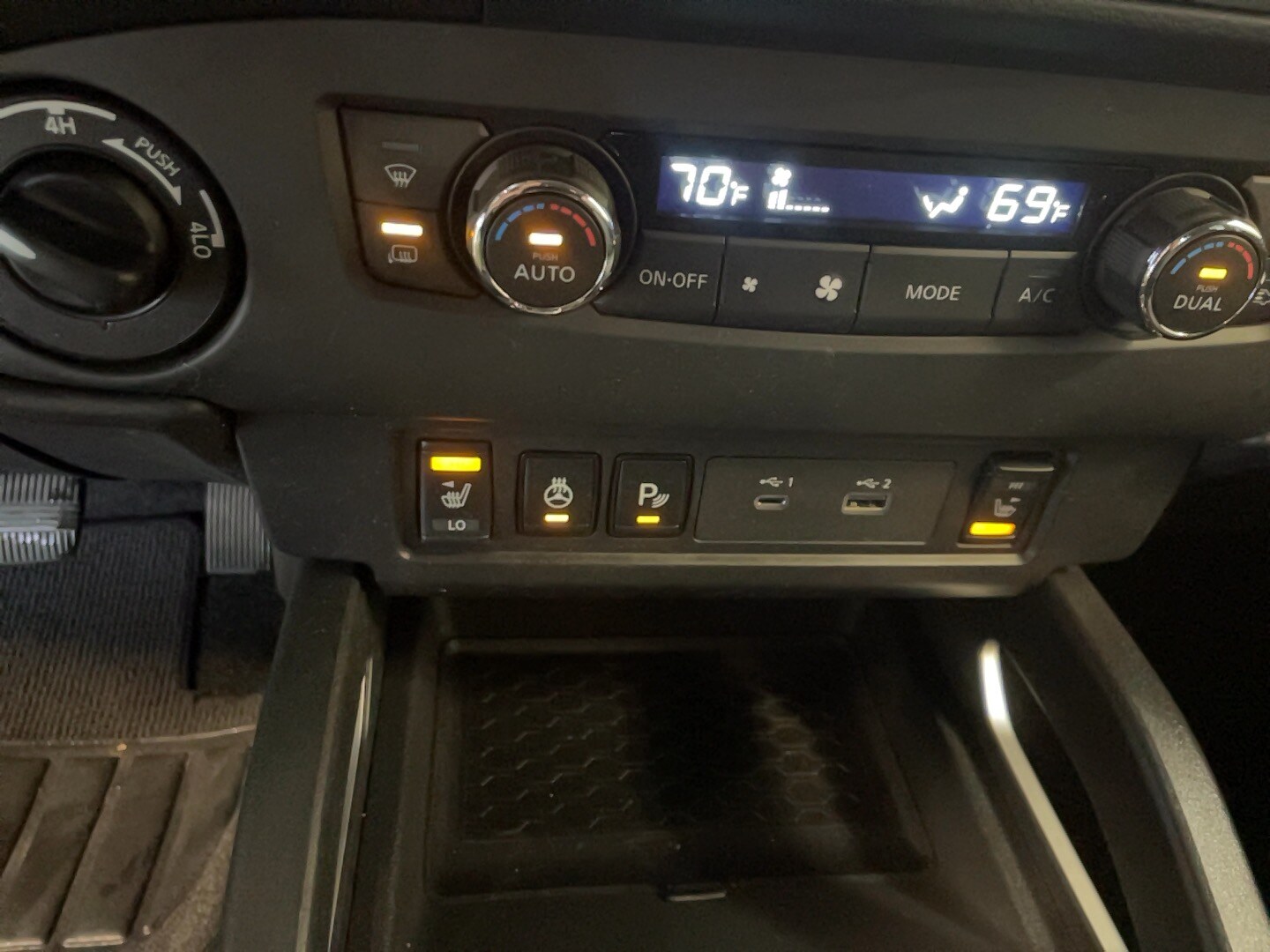 2024 Nissan Frontier SV photo 4