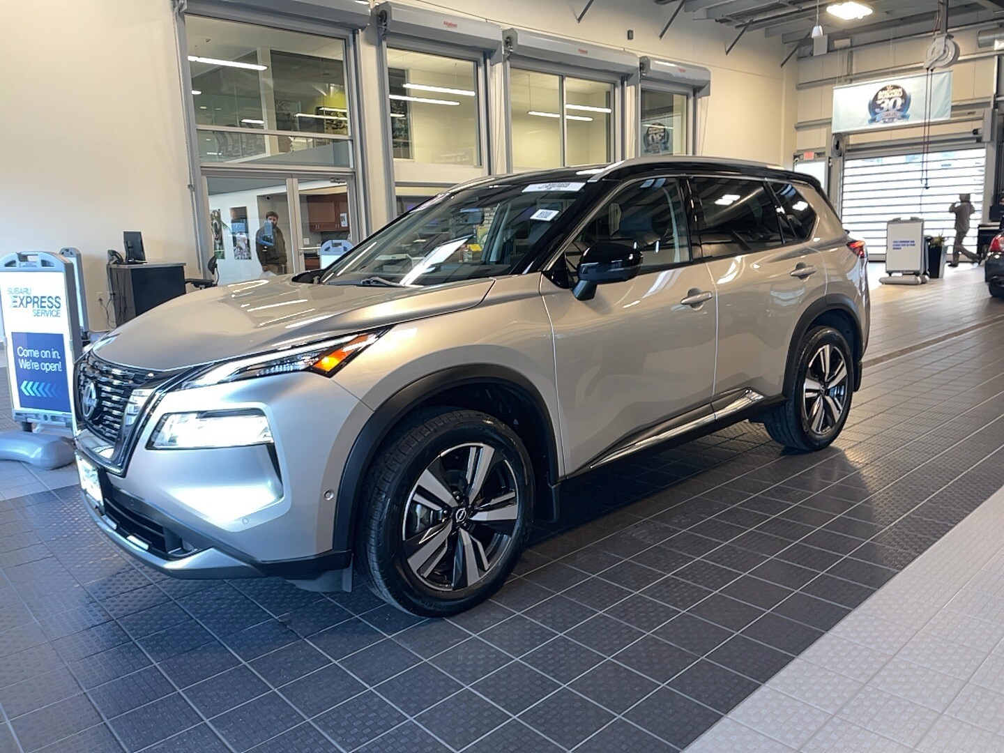 2023 Nissan Rogue SL AWD photo 4