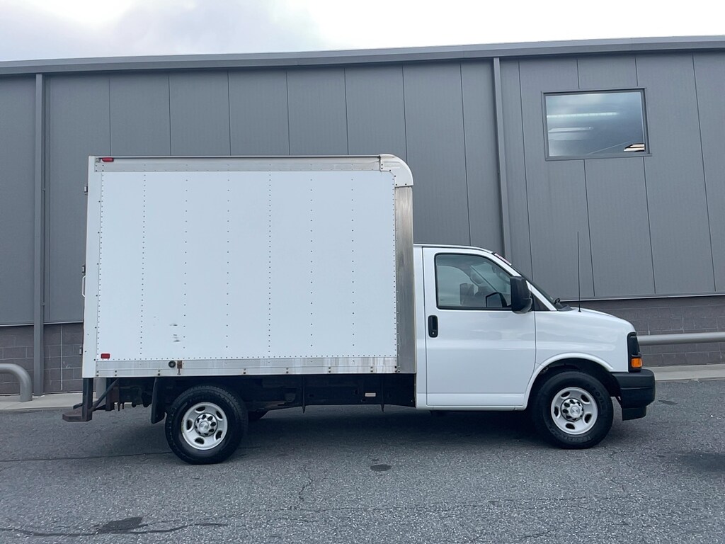 Used 2017 Chevrolet Express Cutaway G3500 CUBE VAN Truck