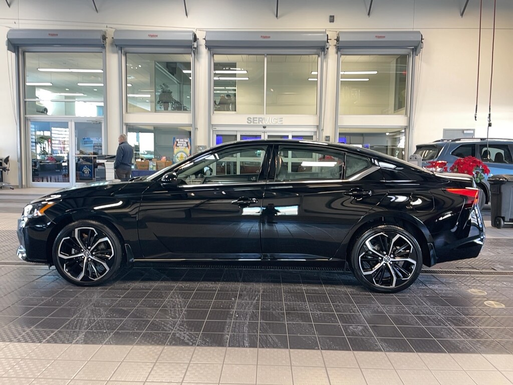 Used 2025 Nissan Altima SR AWD Sedan