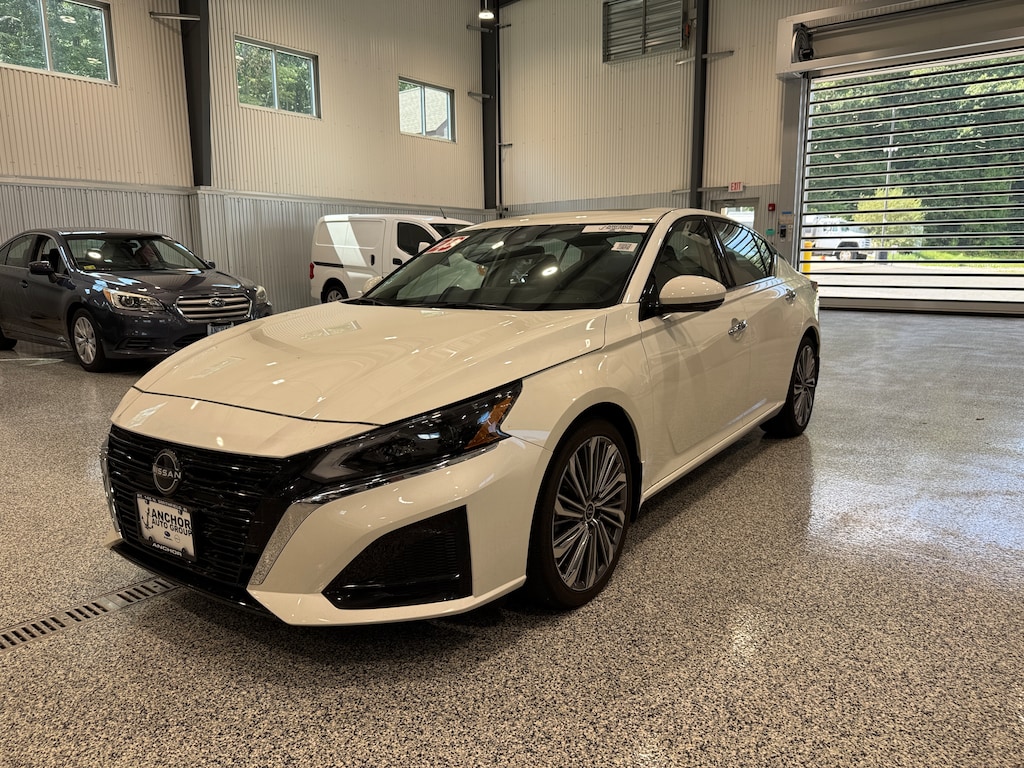 Used 2023 Nissan Altima 2.5 SL Sedan