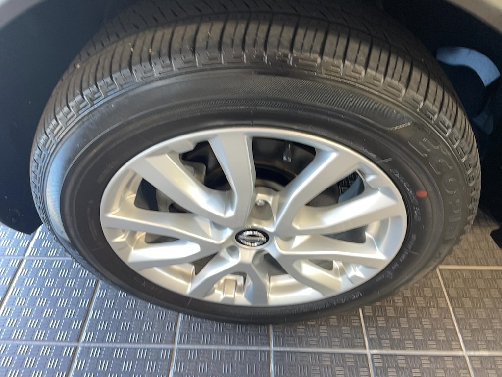 Used 2022 Nissan Rogue Sport SV AWD SUV