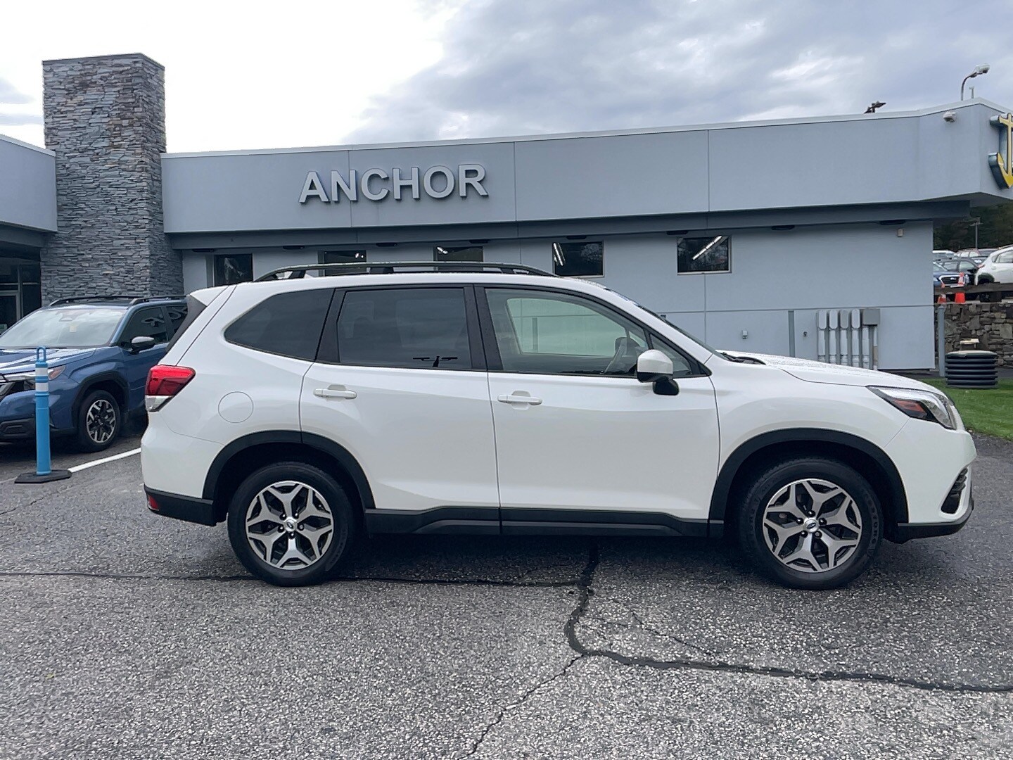 2022 Subaru Forester Premium photo 3