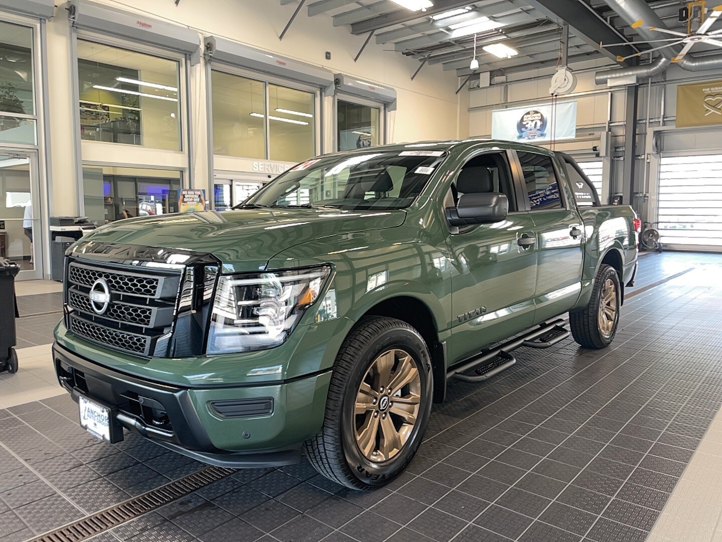 2024 Nissan Titan SV photo 3