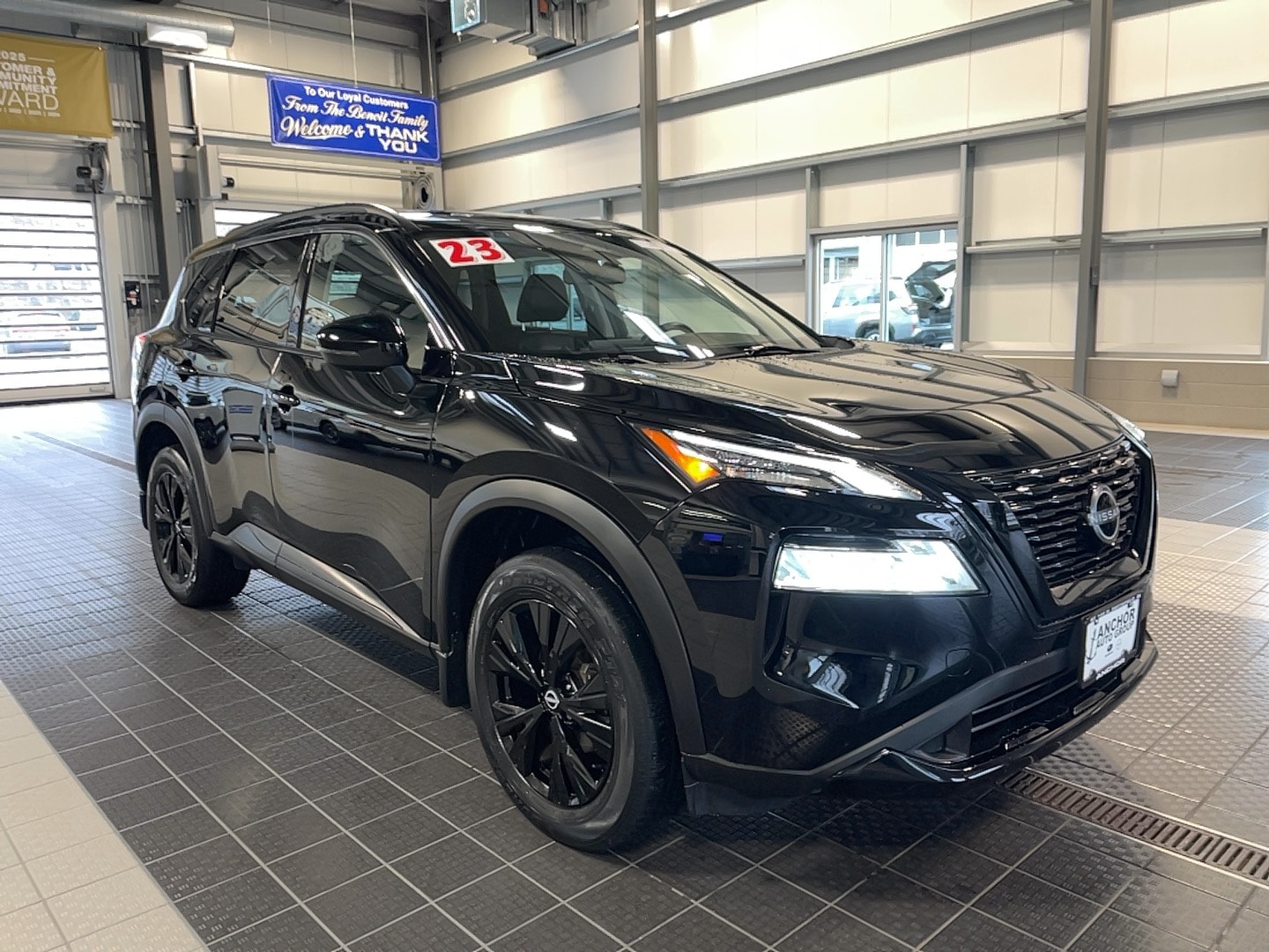 2023 Nissan Rogue SV's photo