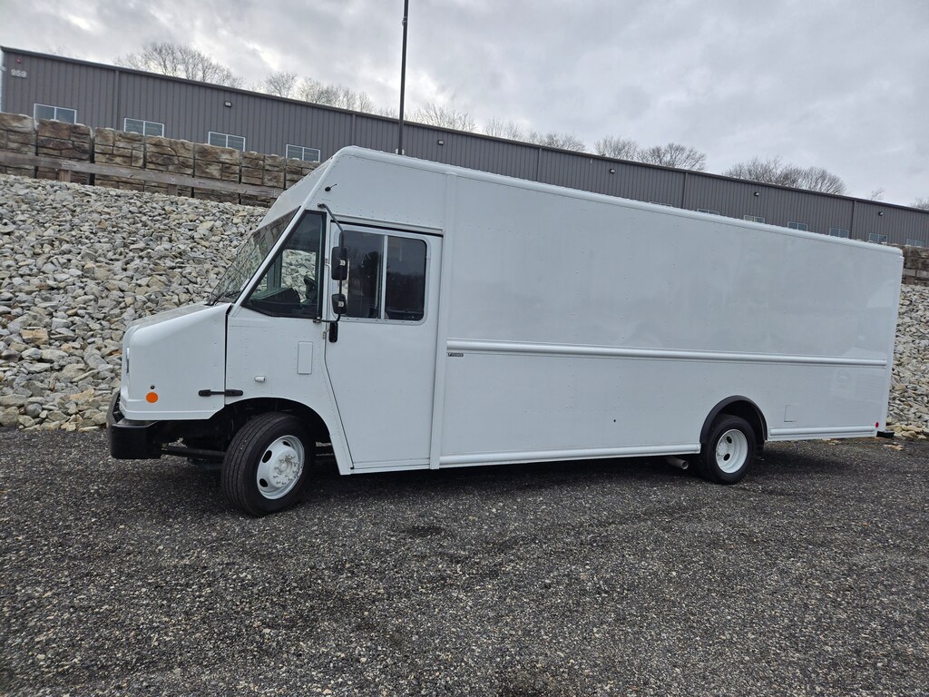 Used 2022 Ford F-59 22' BOX TRUCK STEP VAN