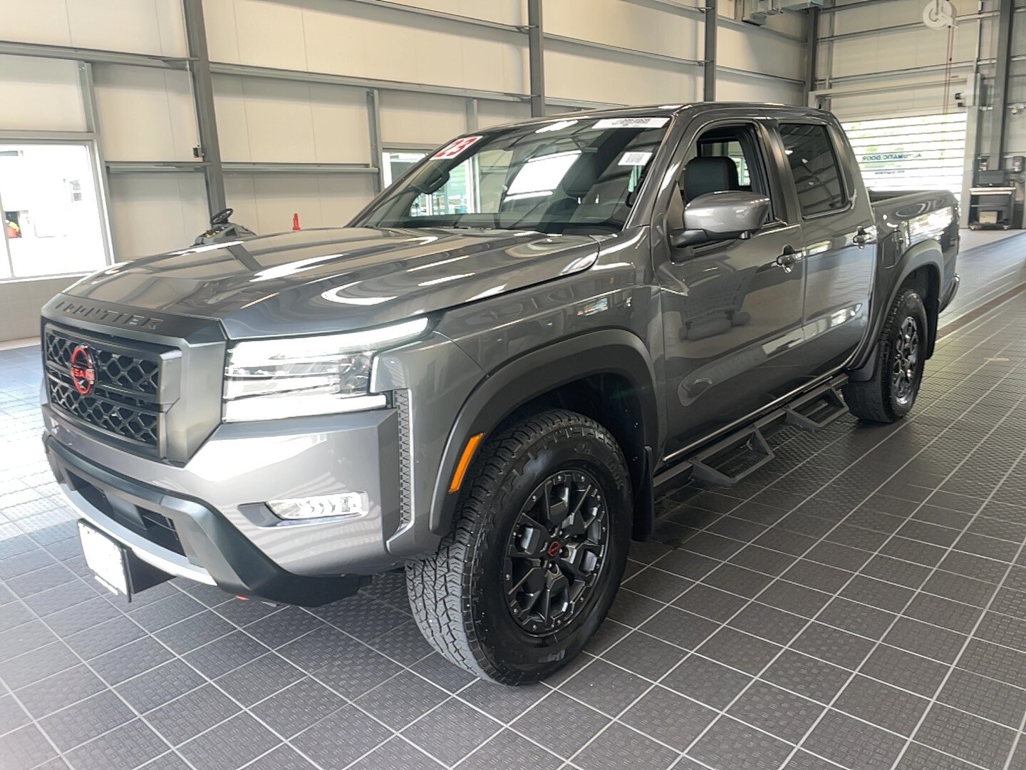 2023 Nissan Frontier PRO-4X photo 3