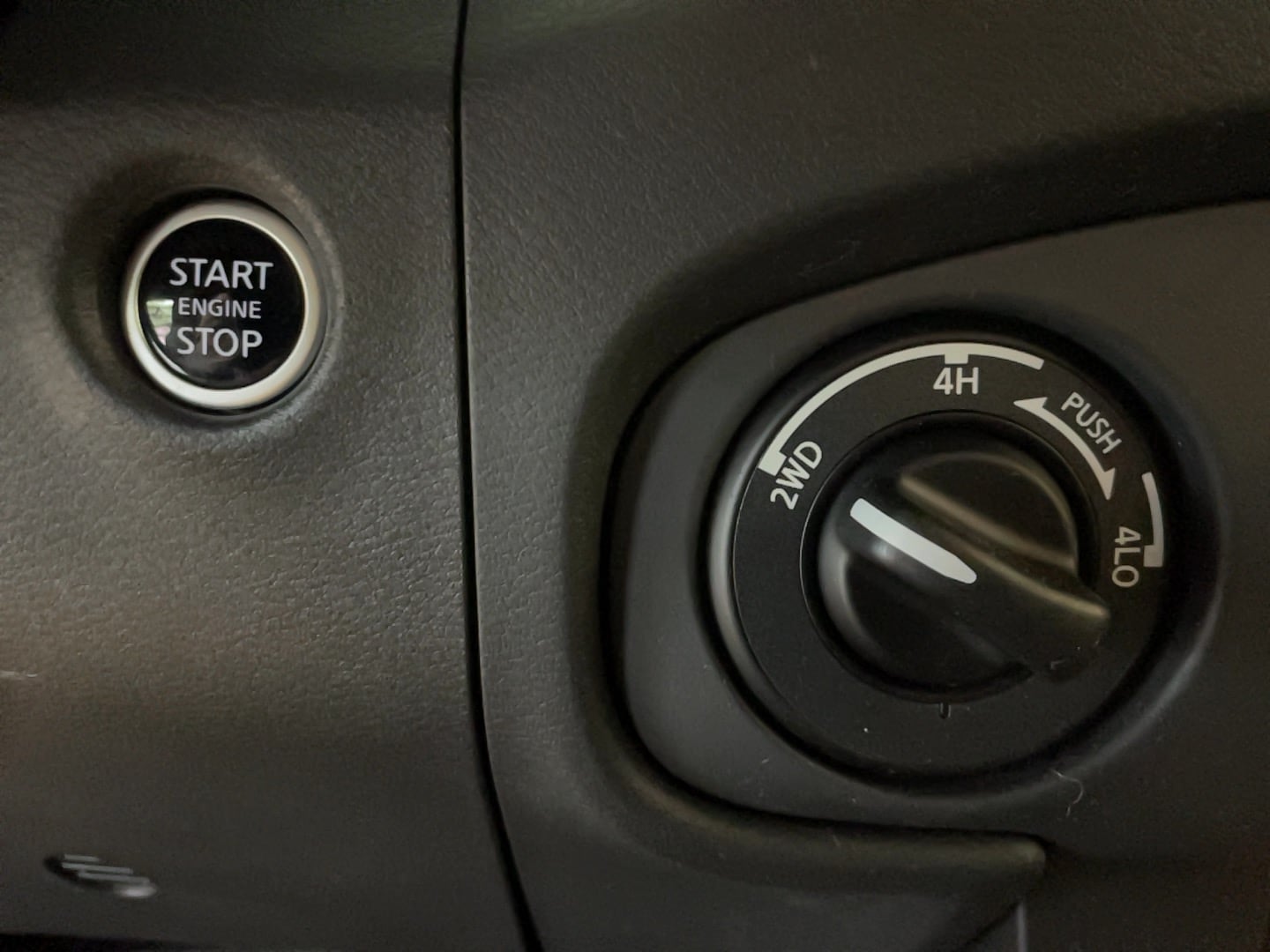 2024 Nissan Frontier SV - Photo 11