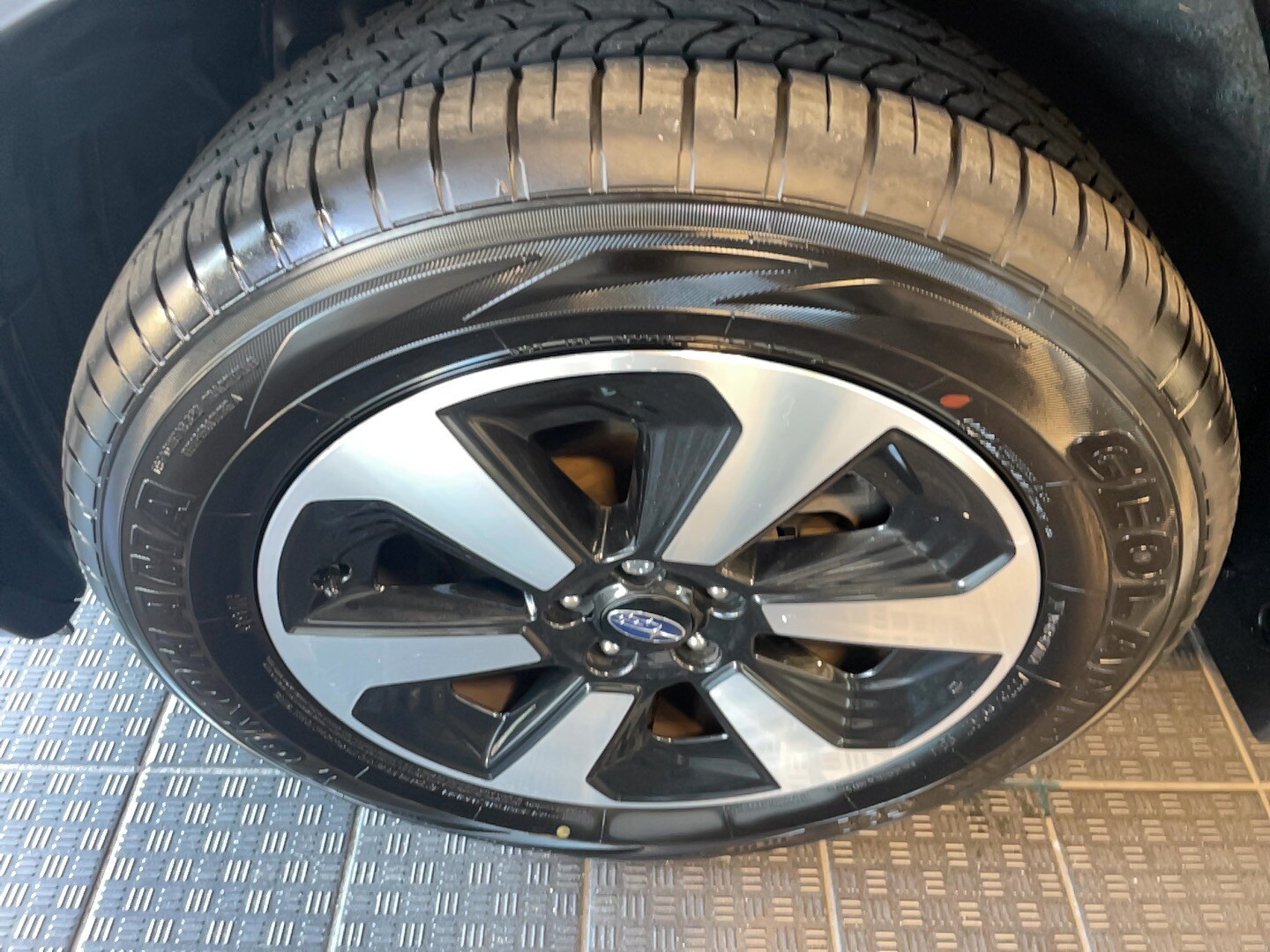 2018 Subaru Forester Premium photo 3