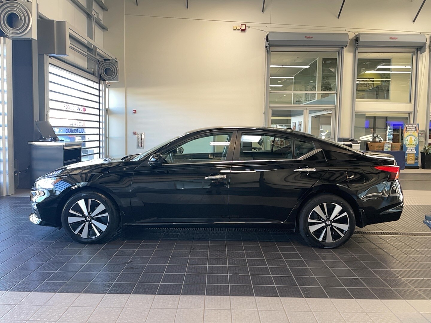 2022 Nissan Altima 2.5 SV photo 3