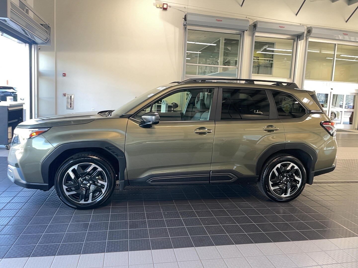 2025 Subaru Forester Limited photo 3