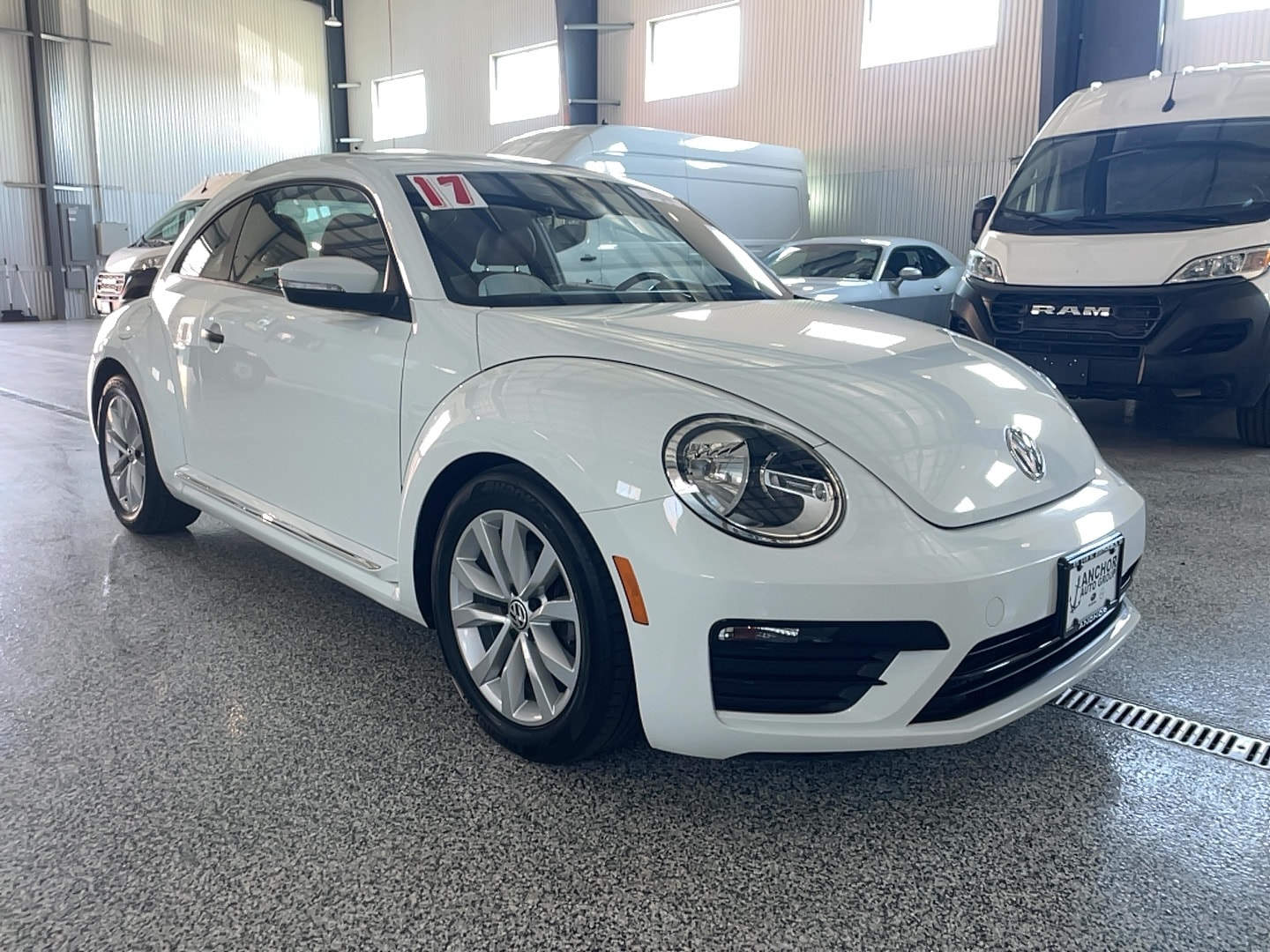 2017 Volkswagen Beetle 1.8T S Auto's photo