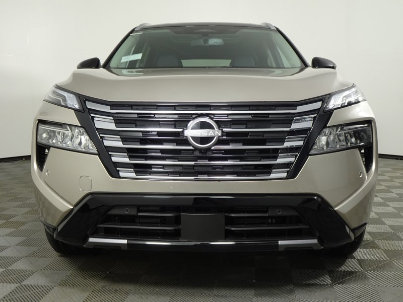 2026 Nissan Rogue Platinum photo 3
