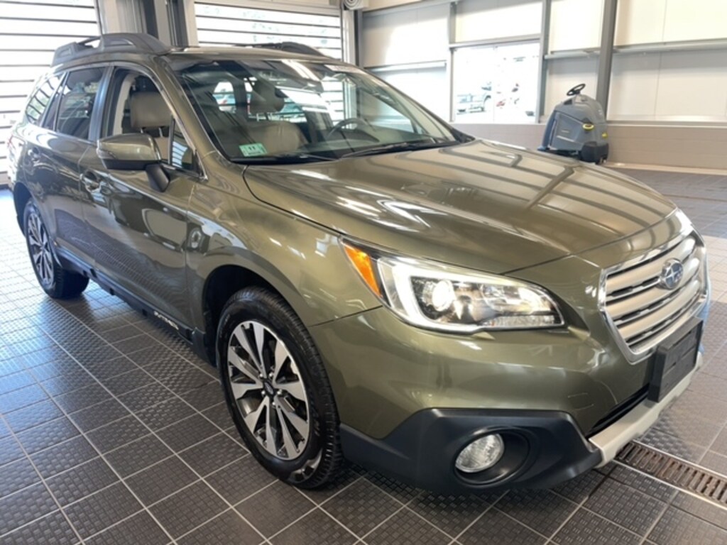 Used 2015 Subaru Outback 2.5i Limited w/Moonroof/KeylessAccess/Nav/EyeSight SUV