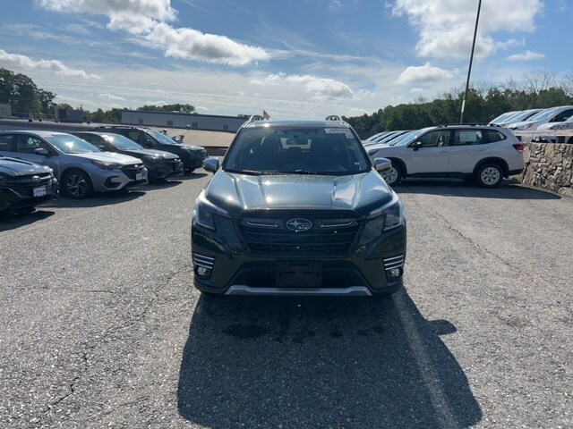 2023 Subaru Forester Touring photo 2