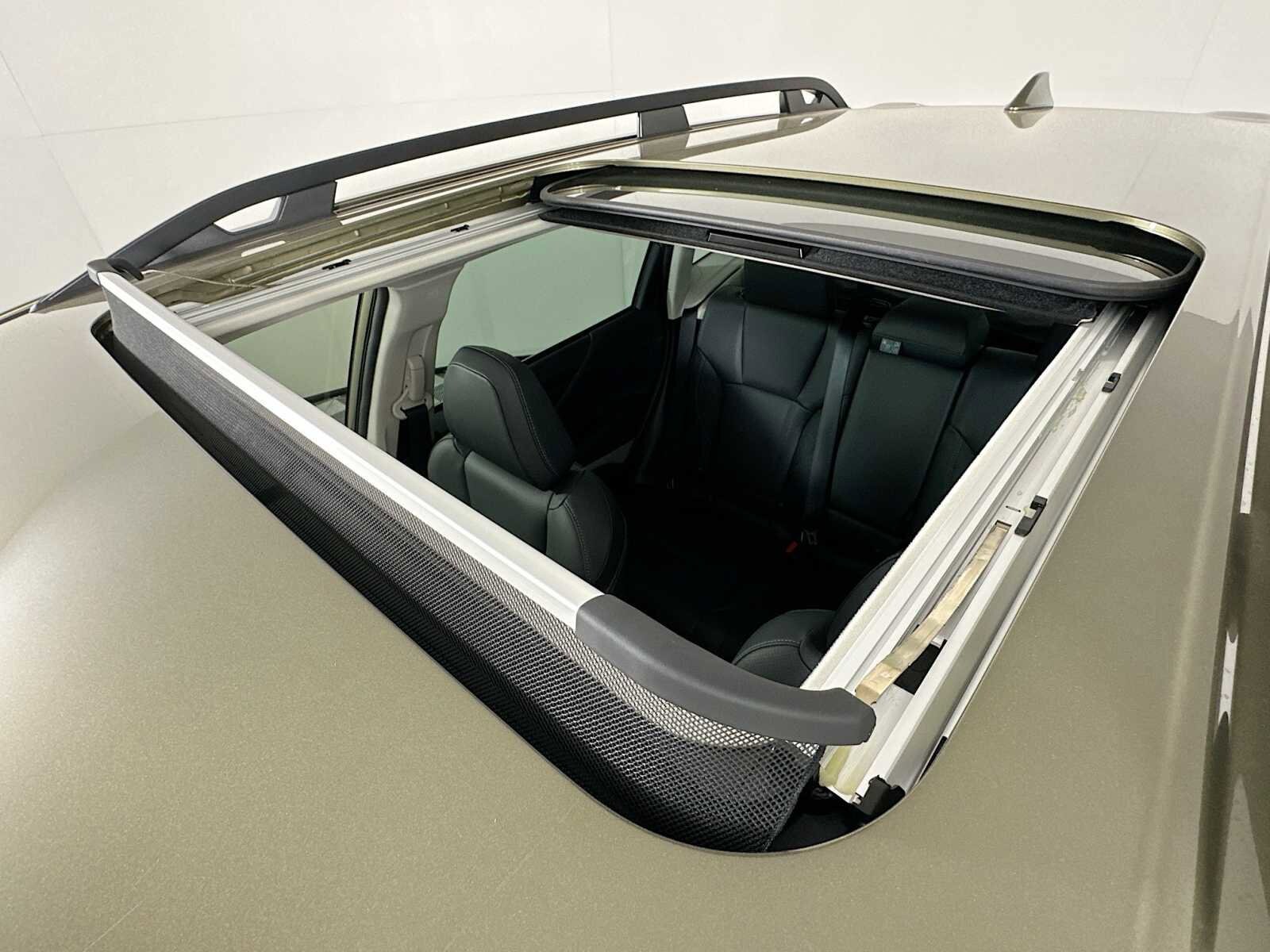 2023 Subaru Forester Limited photo 2