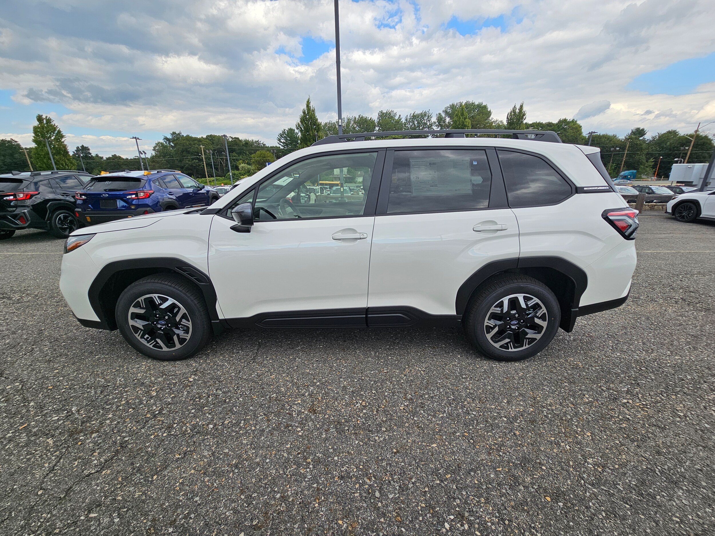 2025 Subaru Forester Premium photo 2