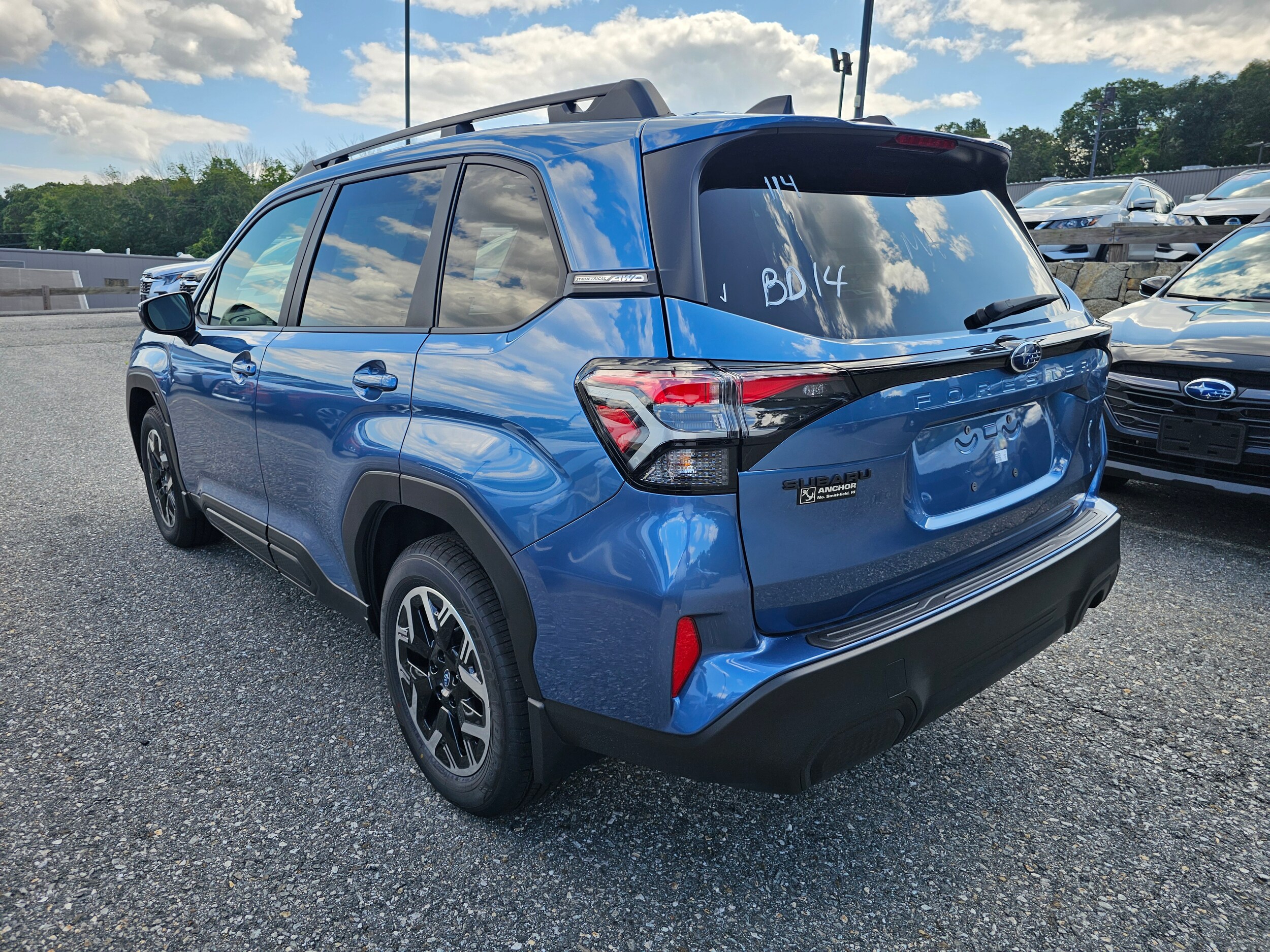 2025 Subaru Forester Premium photo 2