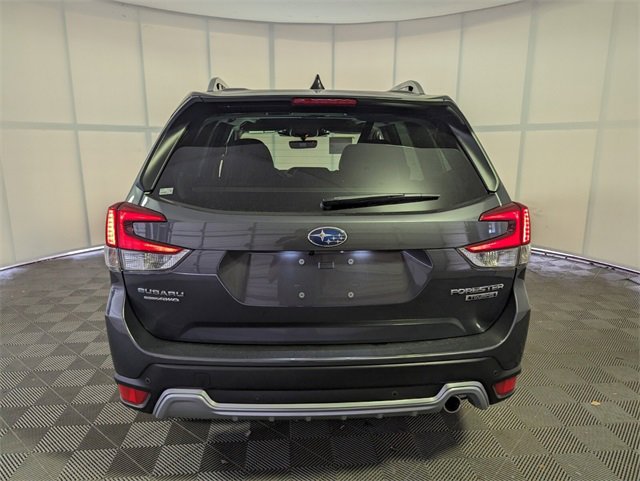 2024 Subaru Forester Touring photo 3